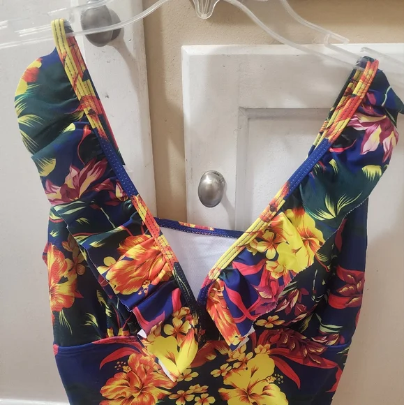 SHEIN Women's Floral Print One Piece Swimsuit NWT - Picture 7 of 11
